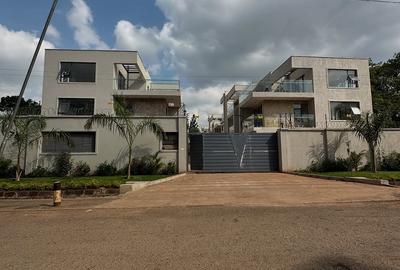 5 Bed Townhouse with En Suite at Lavington Green