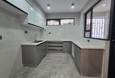 2 Bed Apartment with En Suite at Othaya Road - 4