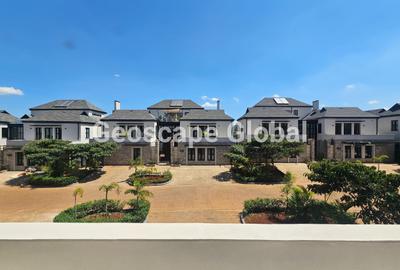 5 Bed Townhouse with En Suite in Runda