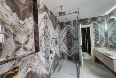4 Bed Apartment with En Suite at General Mathenge - 4