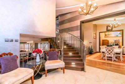 8 Bed House with En Suite in Kyuna