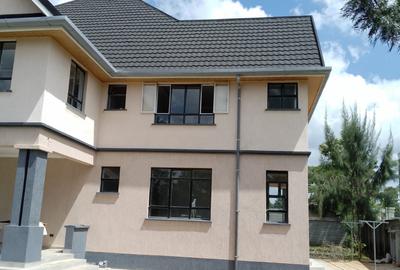 5 Bed House with En Suite at Garden Estate