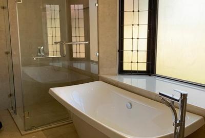 5 Bed Townhouse with En Suite in Kitisuru - 2