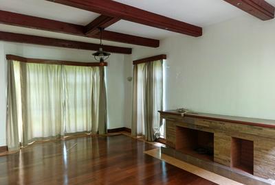 5 Bed Townhouse with En Suite in Runda