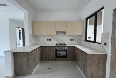 2 Bed Apartment with En Suite in Brookside