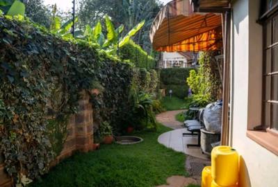 5 Bed Townhouse with En Suite in Lavington - 2