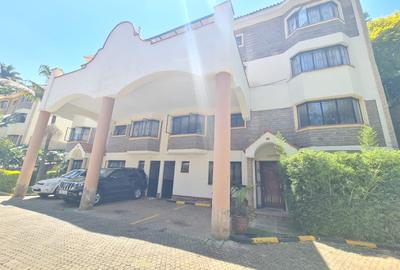 4 Bed Townhouse with En Suite at Brookside Drive