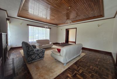 5 Bed House with En Suite in Runda - 4