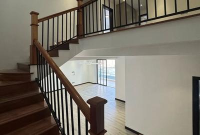 5 Bed House with En Suite in Parklands