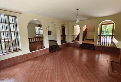5 Bed Villa with En Suite at Lavington