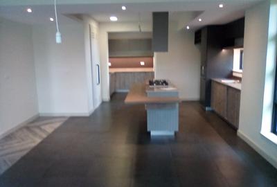 4 Bed Villa with En Suite at Tilisi - 4