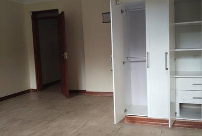 Bedsitter in Lavington - 2