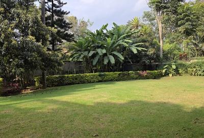 6 Bed House with En Suite in Lavington - 2