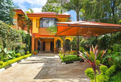 4 Bed Townhouse with En Suite in Westlands Area - 2