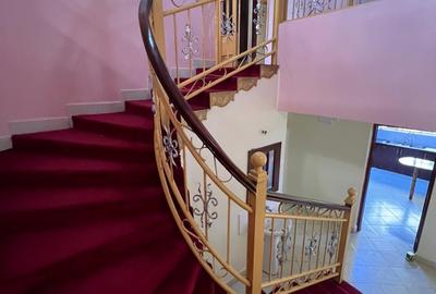 5 Bed House with En Suite at Membley - 3
