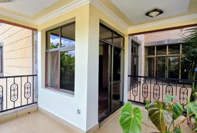 5 Bed Townhouse with En Suite in Lavington - 2