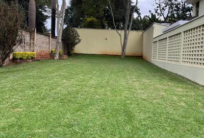 5 Bed Townhouse with En Suite in Lavington - 2