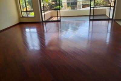 5 Bed Townhouse with En Suite in Lavington - 4