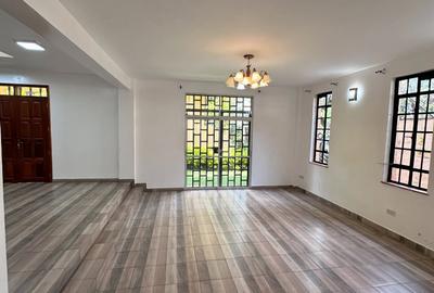 5 Bed Townhouse with En Suite in Kyuna