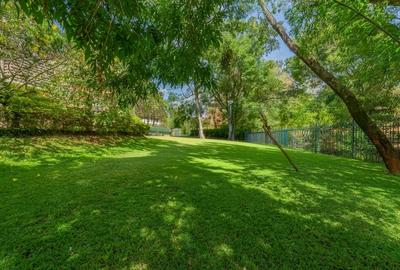 4 Bed House with En Suite in Lavington - 4