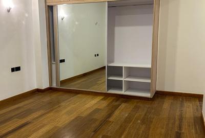 4 Bed Apartment with En Suite in Westlands Area
