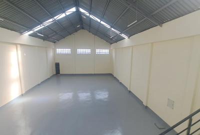 5,000 ft² Warehouse with Parking in Mlolongo
