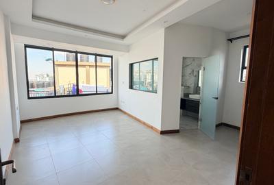 2 Bed Apartment with En Suite in Kilimani - 4