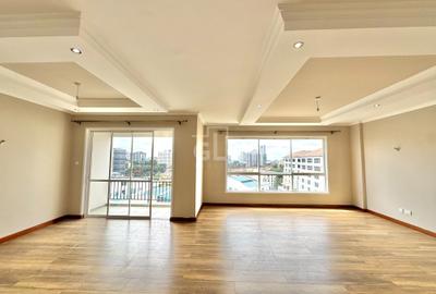 3 Bed Apartment with En Suite in Riverside