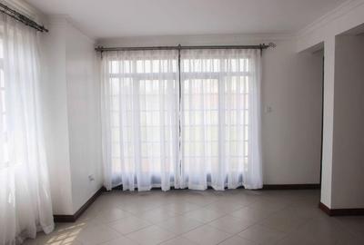 5 Bed House with En Suite at Garden Estate - 4