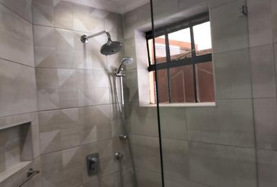 5 Bed Townhouse with En Suite in Lavington