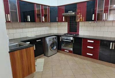 3 Bed Villa with En Suite at Lavington - 3