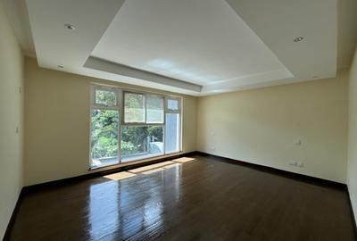 3 Bed Apartment with En Suite in Riverside - 4