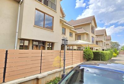 5 Bed Townhouse with En Suite in Lavington