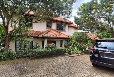 4 Bed House with En Suite in Runda