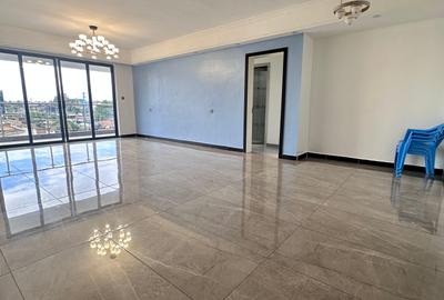 3 Bed Apartment with En Suite in Lavington