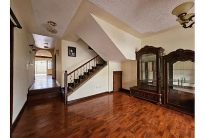 4 Bed House with En Suite in Kileleshwa