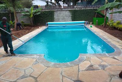 5 Bed House with En Suite in Runda