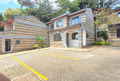 4 Bed House with En Suite in Lavington