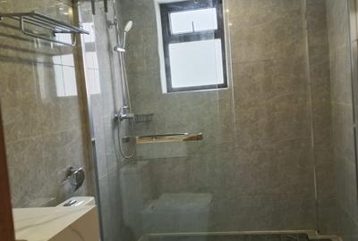 3 Bed Apartment with En Suite in Riverside - 4