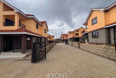 4 Bed Townhouse with En Suite at Rimpa - 2