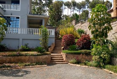 5 Bed House with En Suite in Ngong