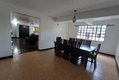 4 Bed House with En Suite in Nyari