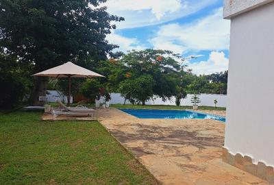 4 Bed House with En Suite in Diani - 3