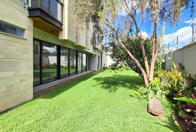 5 Bed Townhouse with En Suite in Brookside - 2