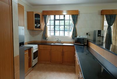 Serviced 2 Bed Apartment with En Suite at State House Milimani Nairobi