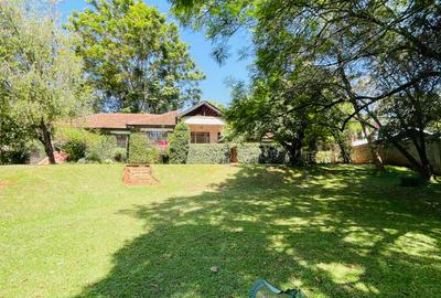 5 Bed House with En Suite in Lavington - 2