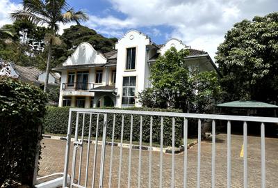 4 Bed Townhouse with En Suite in Lavington - 2