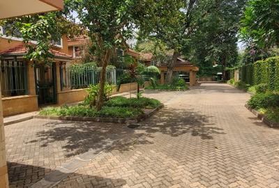 5 Bed Townhouse with En Suite in Lavington