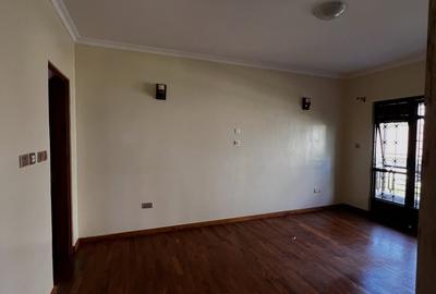 5 Bed Villa with En Suite in Runda - 4