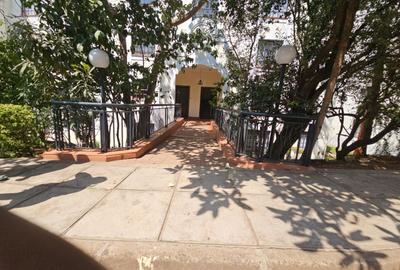 3 Bed Apartment with En Suite in Kileleshwa